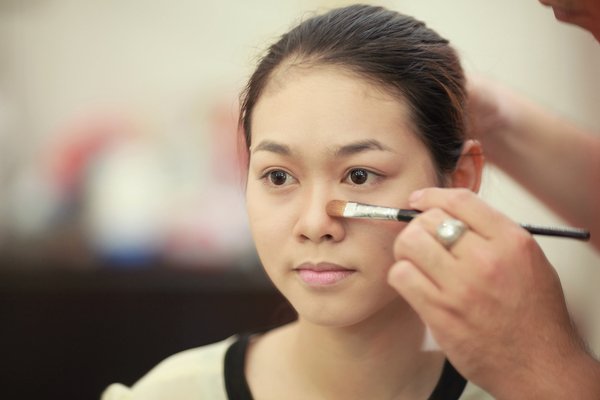 2 tuyệt chiêu thu nhỏ cánh mũi bạn nên biết 2